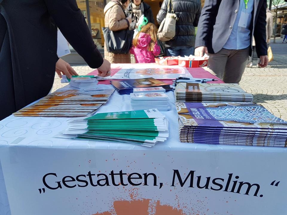 Gestatten, Muslim Infostand